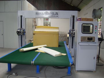 cortadora oscilante de la cuchilla del poliuretano flexible de la tabla del transportador de correa 6KW 1800KG