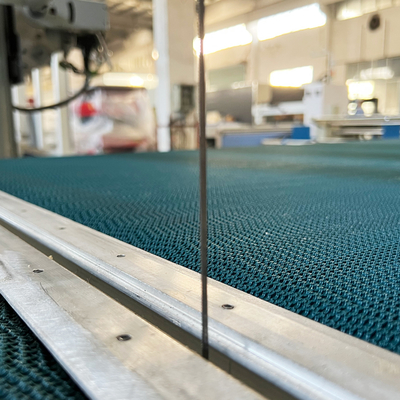 Cortadora horizontal del CNC de la esponja de la espuma de la PU del cortador dual automático de la cuchilla
