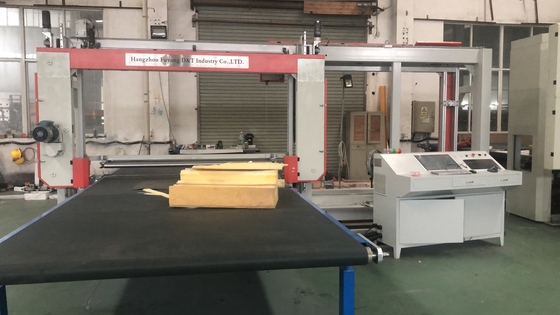 La cortadora horizontal de la esponja del CNC hace espuma la cuchilla oscilante 6kw automático de la PU