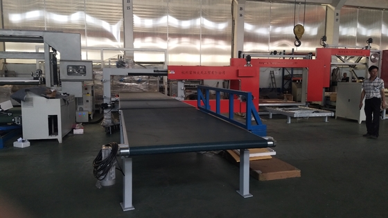 Control informático vertical de la cortadora de la espuma del contorno del CNC