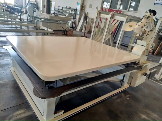Cabeza de costura ajustable auto de la máquina de coser del borde de la cinta del colchón de la puntada que mueve de un tirón de cadena