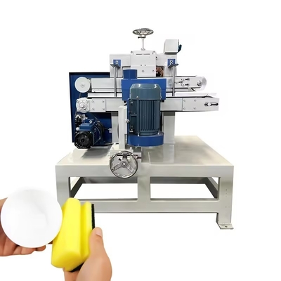 Máquina de molienda automática en forma de esponja en la línea de producción de esponjas abrasivas para lavar platos