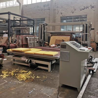 Máquina de corte de esponja horizontal CNC de alta precisión con hoja oscilante para espuma de poliuretano