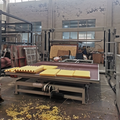 Máquina de corte de esponja horizontal CNC de alta precisión con hoja oscilante para espuma de poliuretano