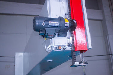 Fácil actúe la cortadora vertical automática, máquina de la espuma de Polyuretan