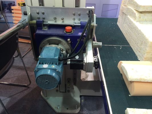 Cortadora oscilante de alta velocidad de la espuma de la esponja de la cuchilla del CNC 6kw