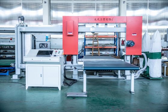 el alambre del CNC de la espuma de la PU de 6m/Min Rigid cortó la máquina con la cuchilla vertical