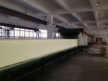 Espuma flexible continua horizontal de la PU que hace máquina automático lleno, 130 kilovatios