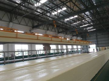 Cadena de producción continua horizontal automática completa de la espuma de la PU unidad larga de la grúa de la espuma