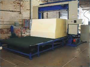 Basotect/cortador auto flexible de la cuchilla de la PU con la mesa de trabajo de la succión del aire